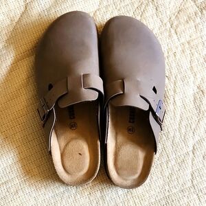Men Cushionaire crogs